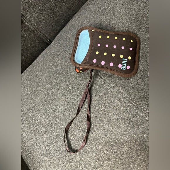 Neoprene case from BUILT - Picture 3 of 7